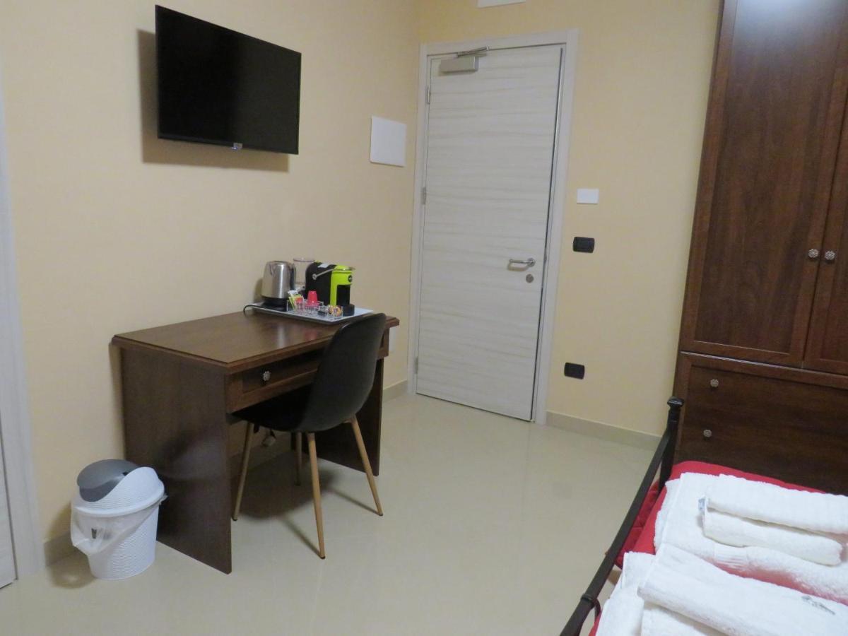 B&B Romano Gela Esterno foto