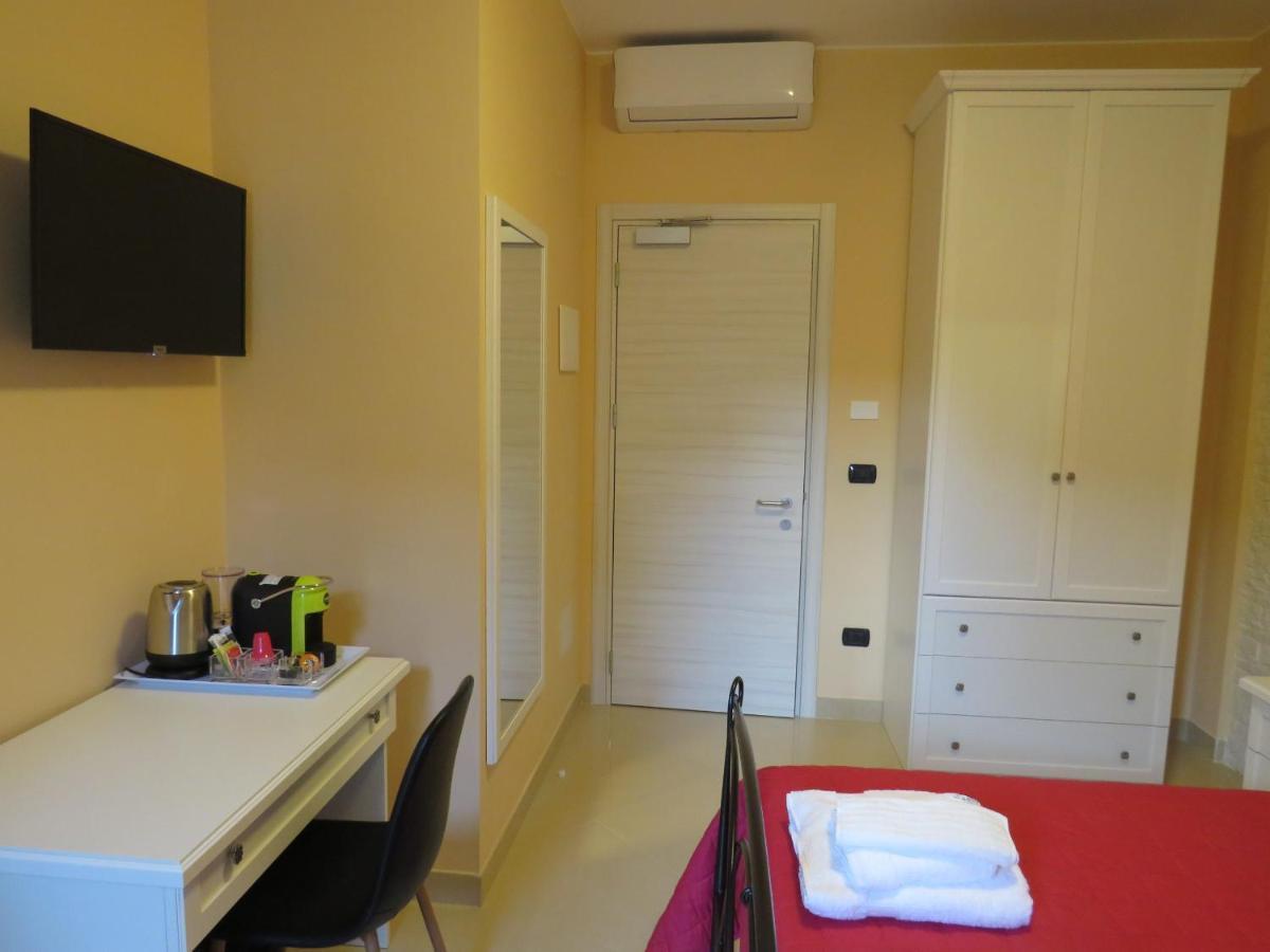 B&B Romano Gela Esterno foto